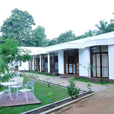 Hotel Melbourne Tourist Rest à Anurâdhapura Extérieur photo