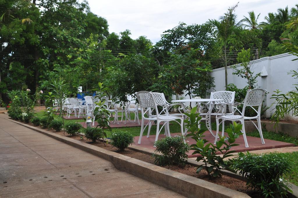 Hotel Melbourne Tourist Rest à Anurâdhapura Extérieur photo