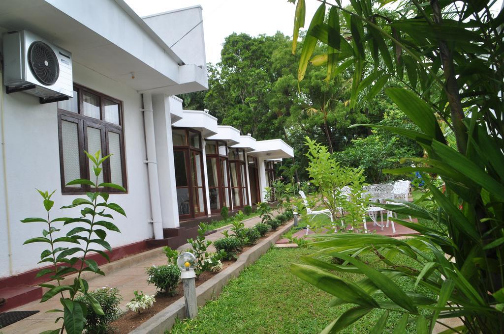 Hotel Melbourne Tourist Rest à Anurâdhapura Extérieur photo