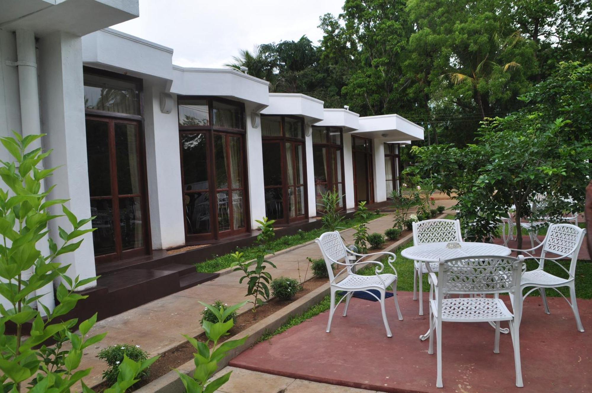 Hotel Melbourne Tourist Rest à Anurâdhapura Extérieur photo