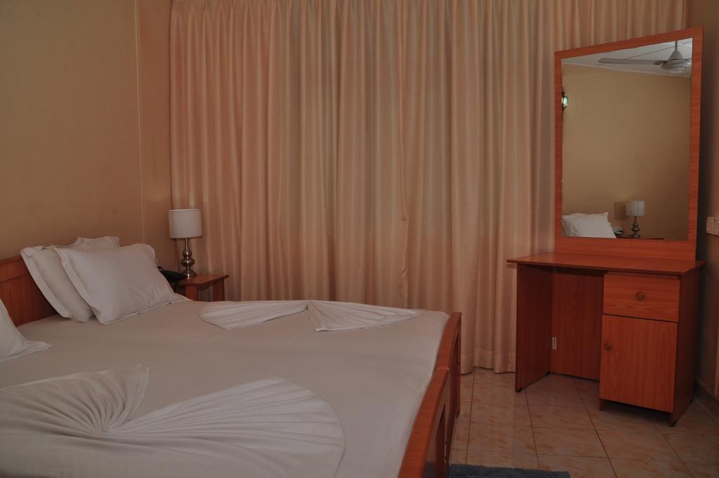 Hotel Melbourne Tourist Rest à Anurâdhapura Extérieur photo