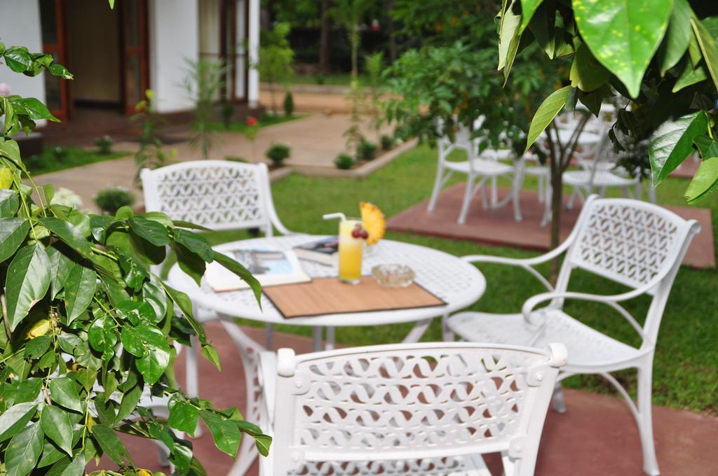 Hotel Melbourne Tourist Rest à Anurâdhapura Extérieur photo