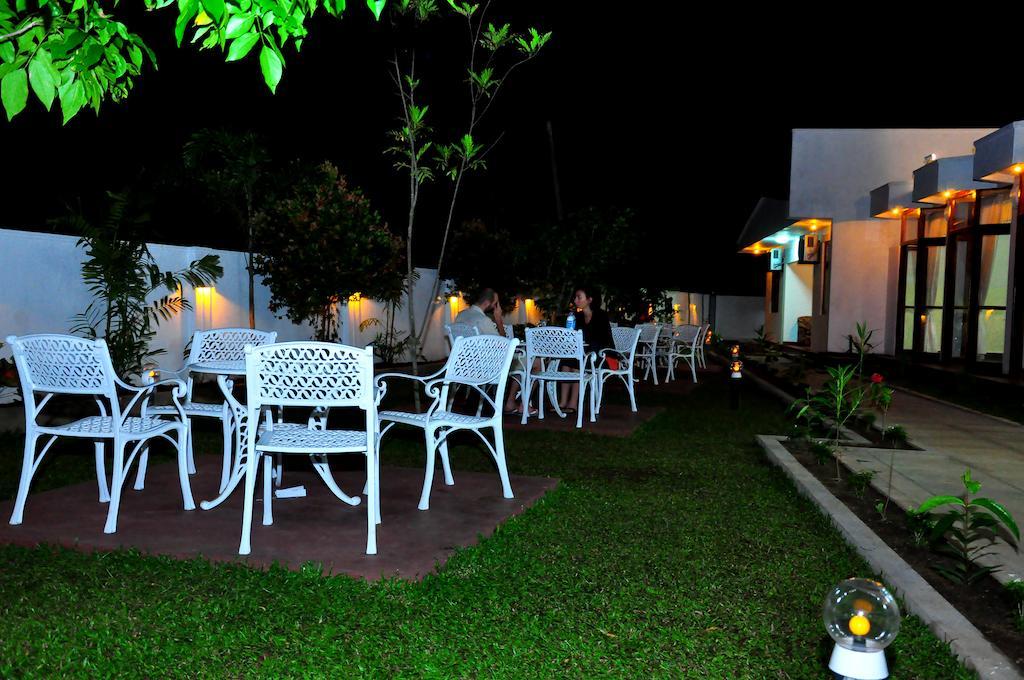 Hotel Melbourne Tourist Rest à Anurâdhapura Extérieur photo