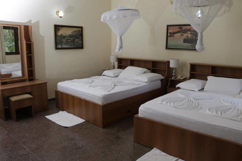 Hotel Melbourne Tourist Rest à Anurâdhapura Extérieur photo