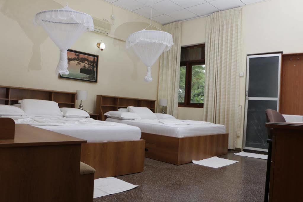 Hotel Melbourne Tourist Rest à Anurâdhapura Extérieur photo